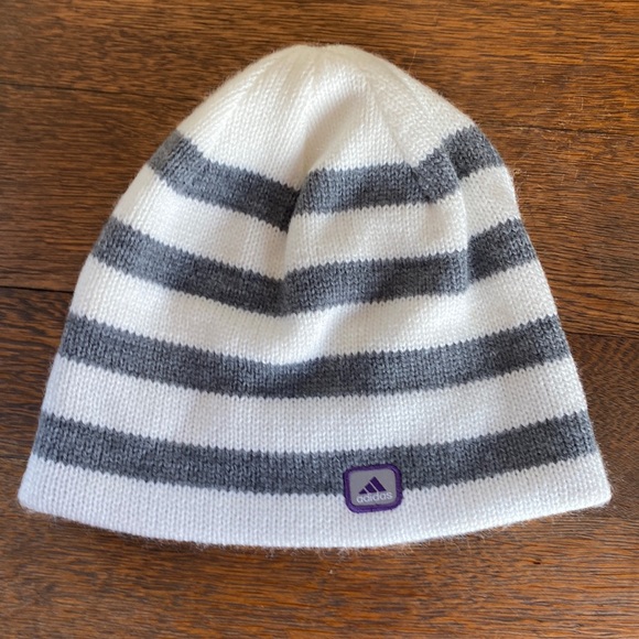 Adidas Youth Winter Hat Size OS-EUC - Picture 1 of 4
